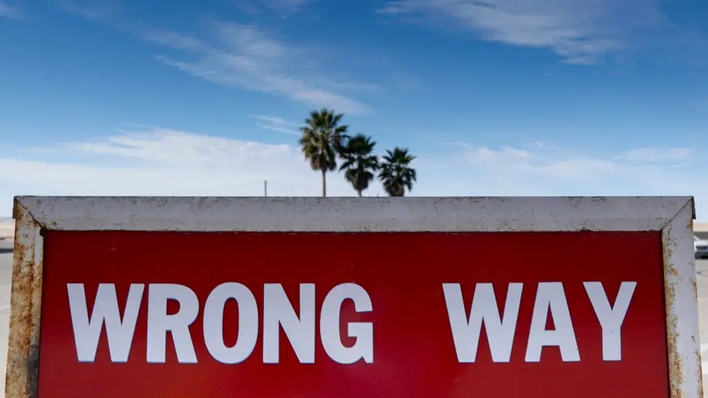 wrong way signage